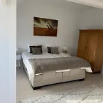 Δωμάτια σε οικογενειακή κατοικία Maison D'hote Yourehome 2 Belles A Louer Individuellement Dans Un Ecrin De Verdure *